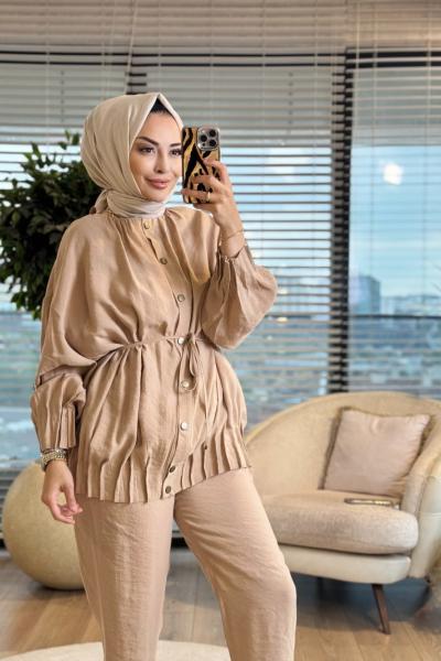 20764 Eteği Pile Dikişli Yakasız Düğmeli Takım Bej
