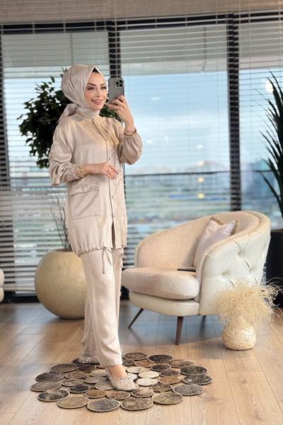 2543 Sağ Taraf Kendinden Desenli Düğmeli Takım Bej
