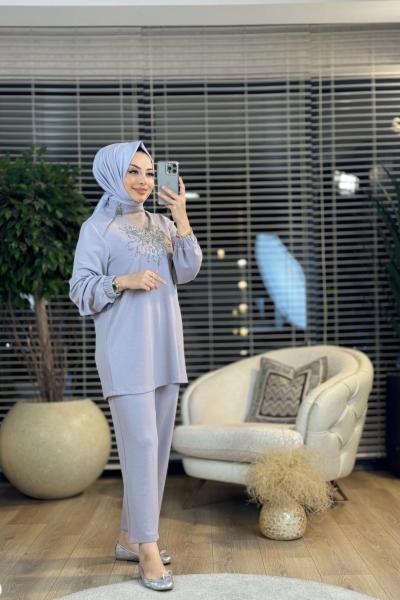 25K1009 Önü Pul Nakışlı Takım Gri