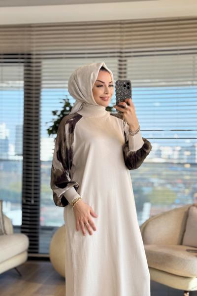 277 Kolları Kumaş Desenli Triko Elbise Bej