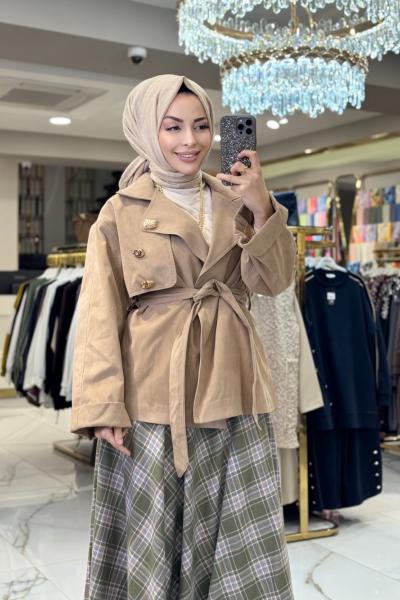 32405 Metal Düğme Aksesuarlı Kısa Trenç Bej