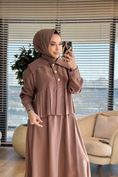 7457 Pileli Gold Düğmeli Etekli Takım Vizon